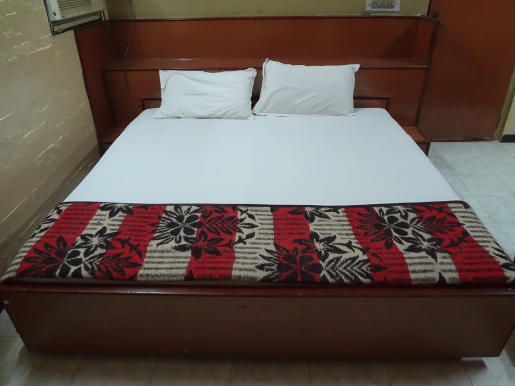 Hotel Happy Home Мумбай Екстериор снимка