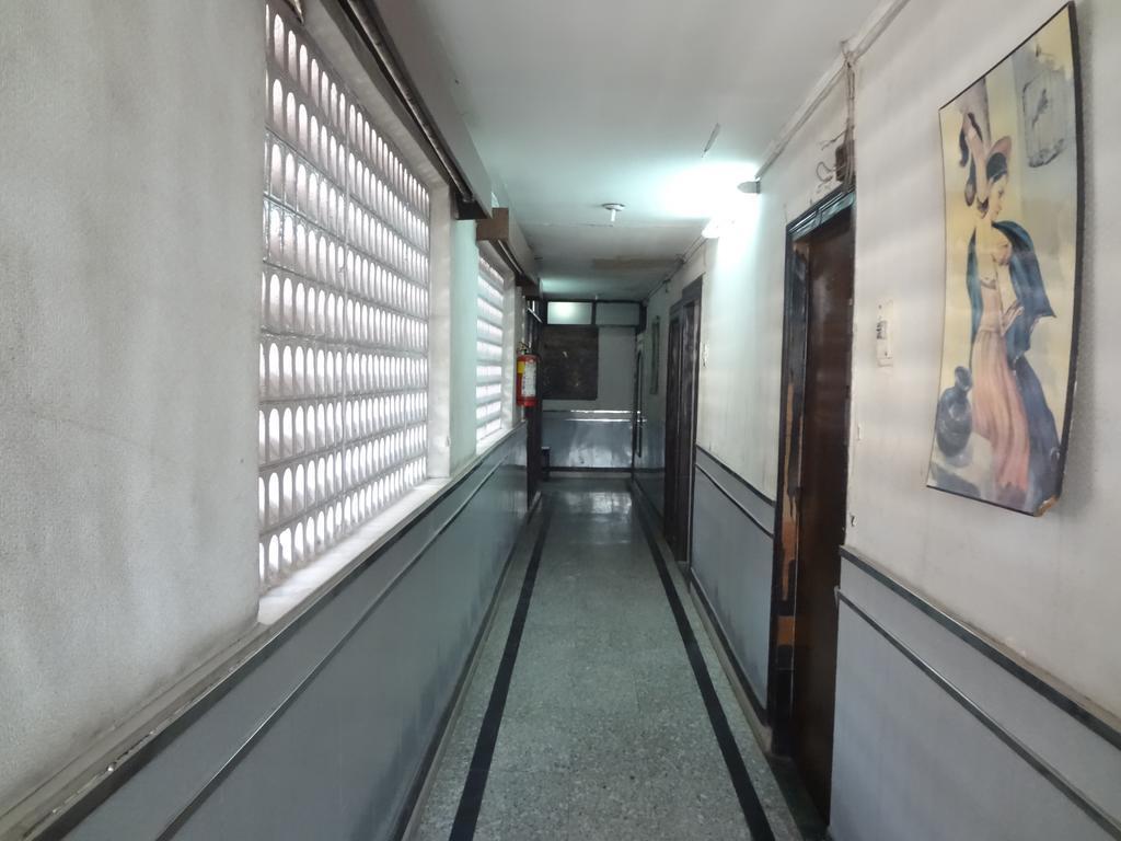 Hotel Happy Home Мумбай Екстериор снимка