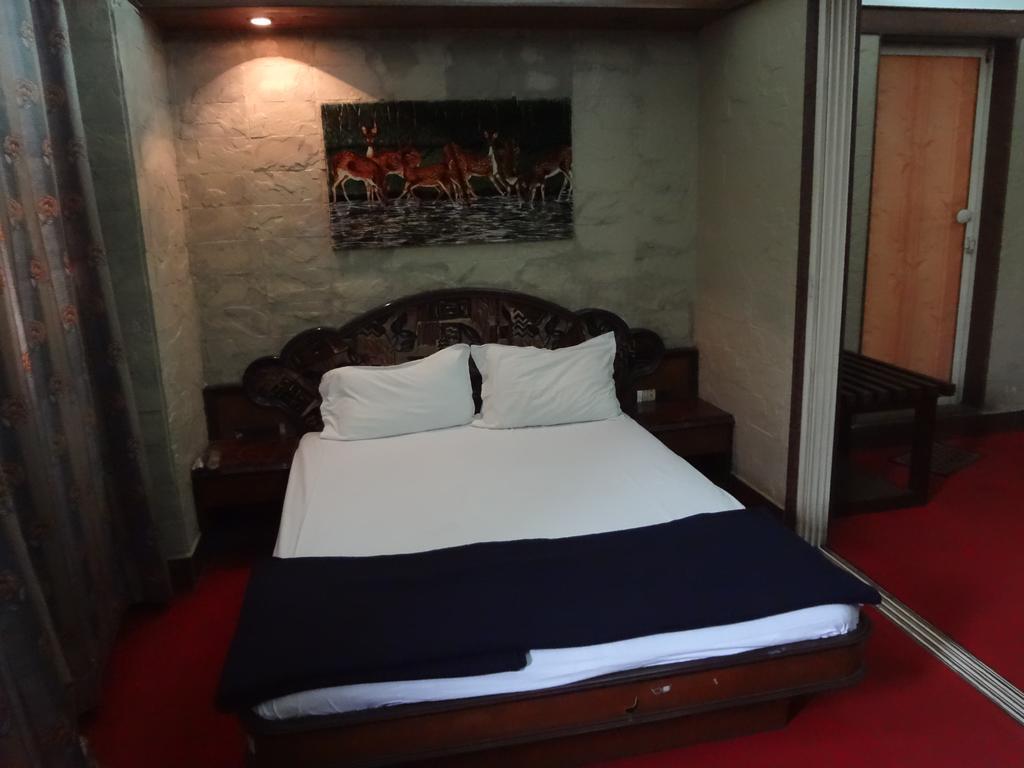 Hotel Happy Home Мумбай Екстериор снимка
