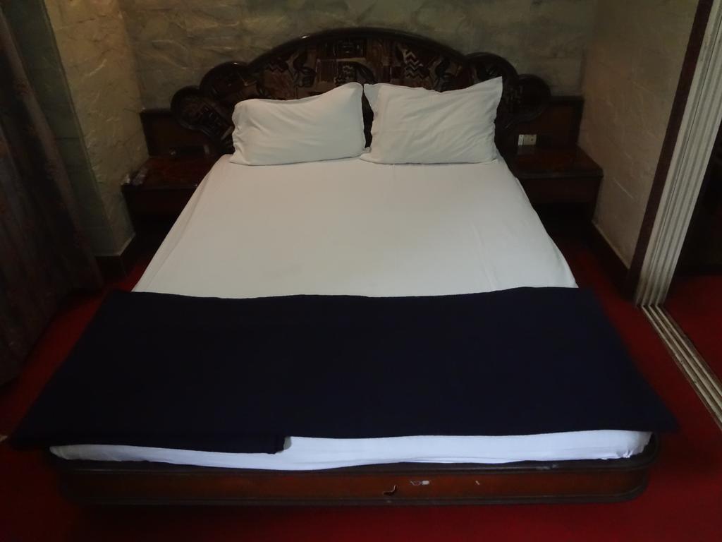 Hotel Happy Home Мумбай Екстериор снимка