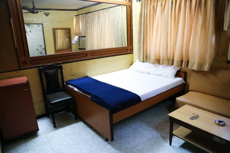 Hotel Happy Home Мумбай Екстериор снимка