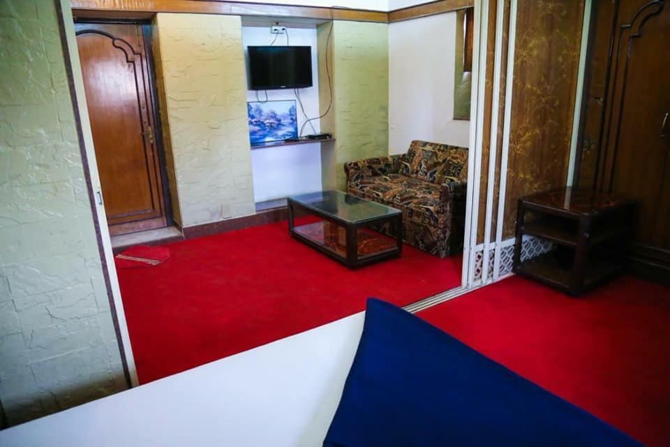 Hotel Happy Home Мумбай Екстериор снимка