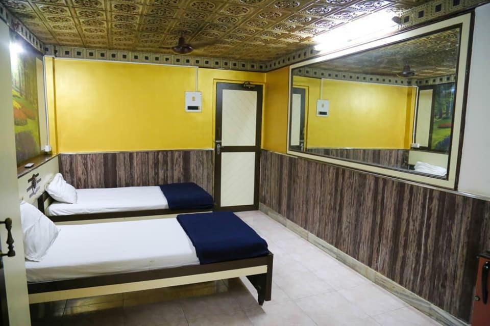 Hotel Happy Home Мумбай Екстериор снимка