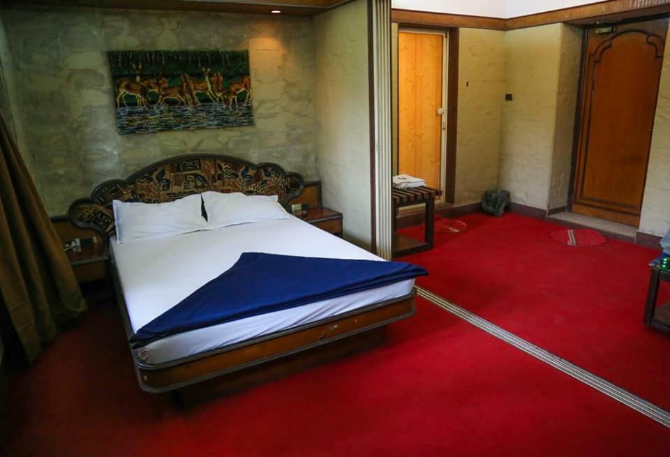 Hotel Happy Home Мумбай Екстериор снимка