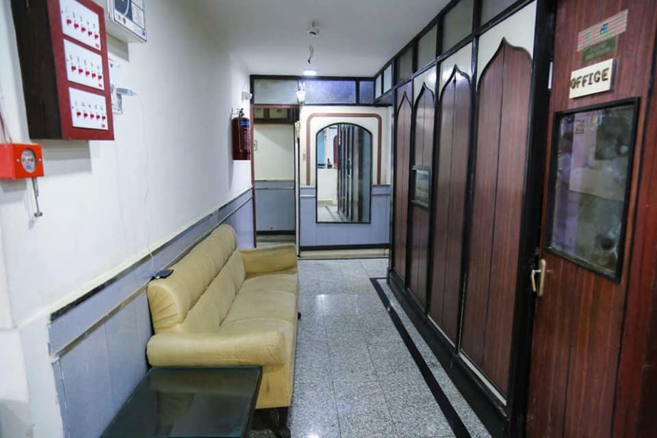 Hotel Happy Home Мумбай Екстериор снимка