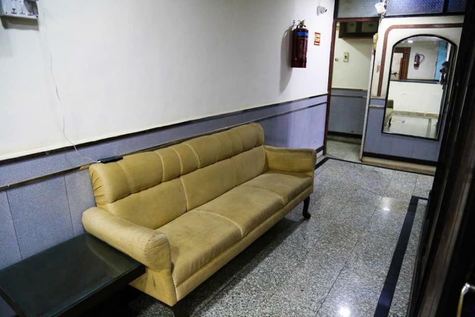 Hotel Happy Home Мумбай Екстериор снимка